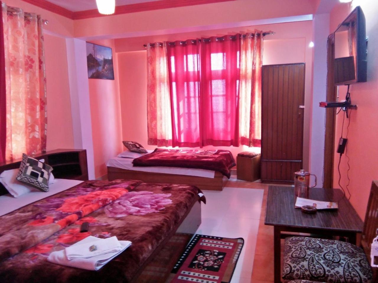 Hotel Rock Stone Mussoorie Exteriör bild